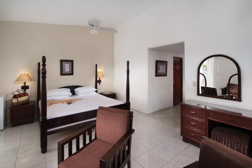 Lifestyle Tropical Beach Resort And Spa بويرتو بلاتا المظهر الخارجي الصورة